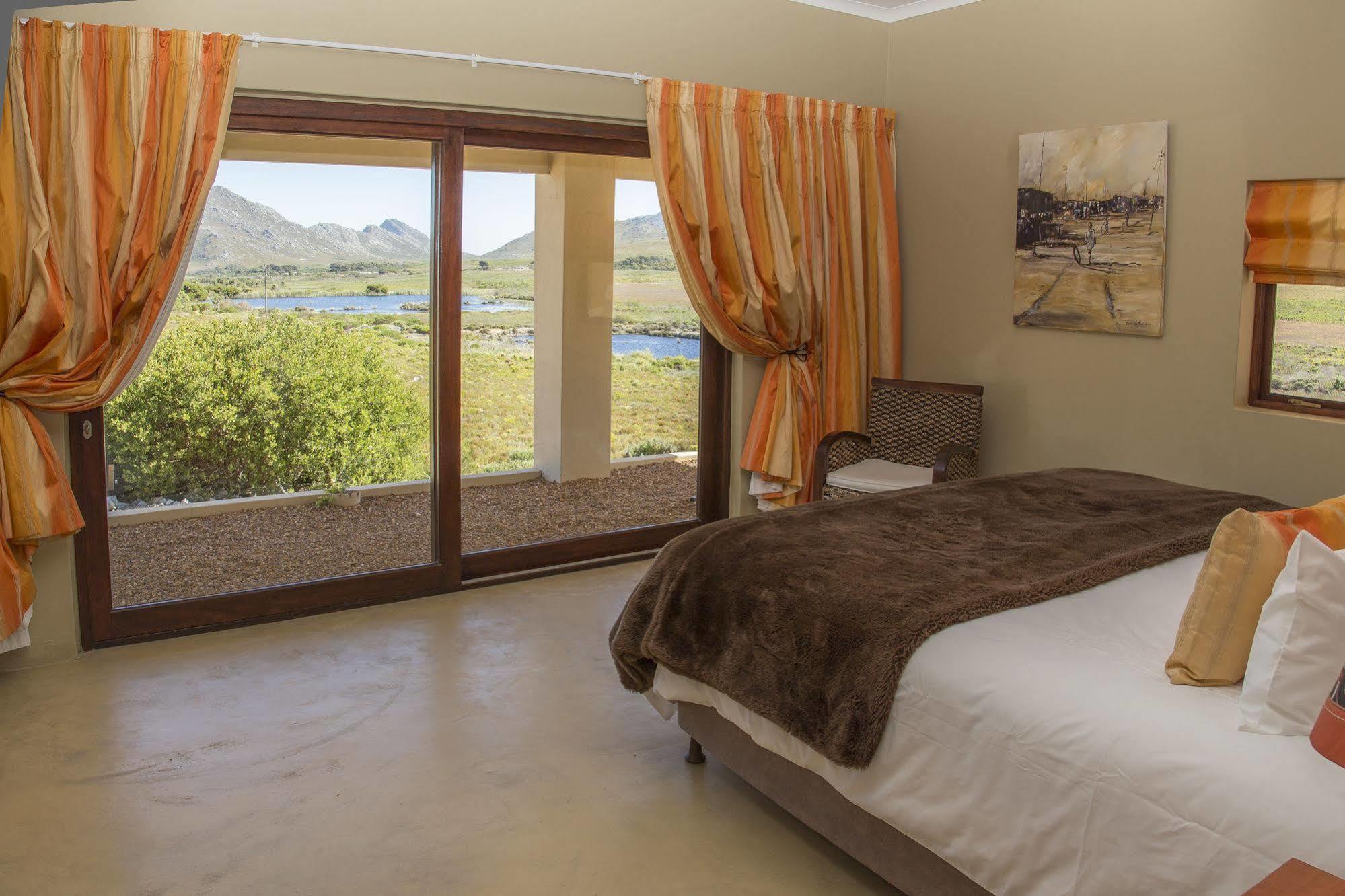 Kapensis Guesthouse プリングル・ベイ エクステリア 写真